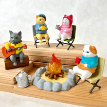 Load image into Gallery viewer, 70234 Campfire Cat Figurine Capsule-5
