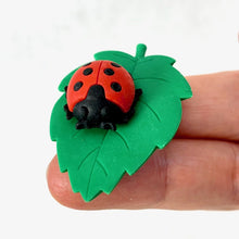 Load image into Gallery viewer, 382192 iwako INSECT ERASER-8 erasers