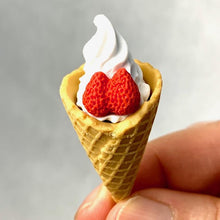 Load image into Gallery viewer, 383471 IWAKO FRENCH PASTRY ERASER CARD-1 CARD