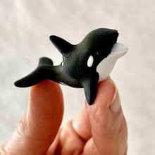 Load image into Gallery viewer, 381862 Iwako Orca Puzzle Eraser BLACK AND WHITE-1 eraser