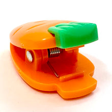 Load image into Gallery viewer, 385072 Iwako 1” Vegetable Spring Clip-6 clips
