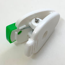 Load image into Gallery viewer, 385072 Iwako 1” Vegetable Spring Clip-6 clips