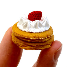 Load image into Gallery viewer, 381477 IWAKO PASTRY ERASER-STRAWBERRY-1 ERASER