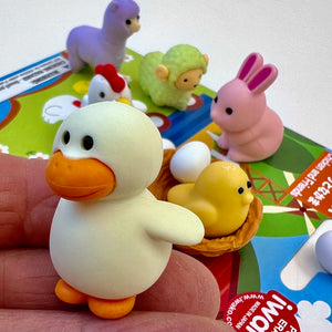 383761 CHICKEN & FRIENDS ERASER CARD-1 CARD