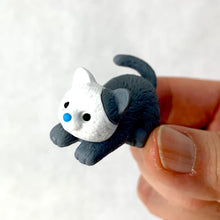 Load image into Gallery viewer, X 380028 Iwako CAT ERASER-GREY-DISCONTINUED
