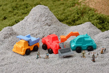 Load image into Gallery viewer, 380962 Iwako Construction Trucks Eraser-3 erasers
